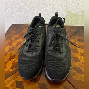 Men's Black Athletic Shoes